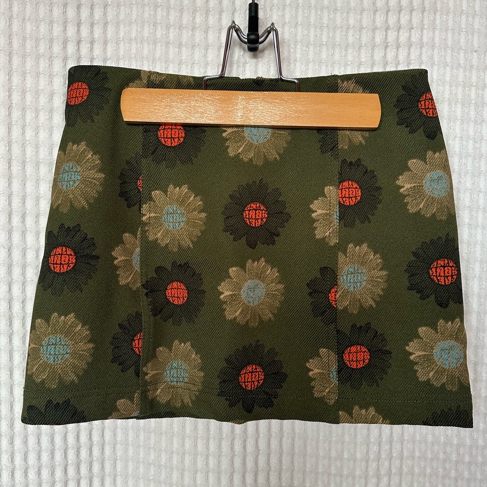 Urban outfitters extra small green floral mini skirt